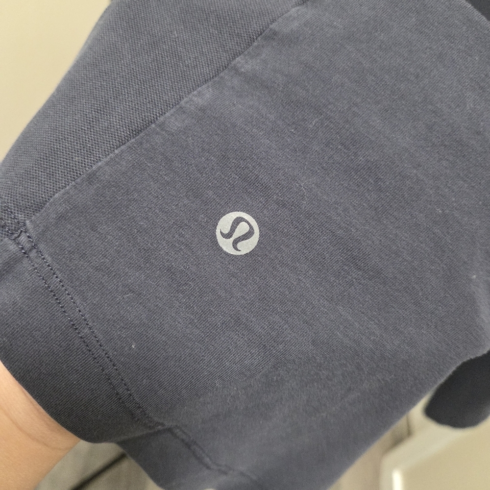 Lululemon Athletica Black Long Sleeve Crew Pocket Shirt | Minimalist Athleisure - Picture 6 of 7